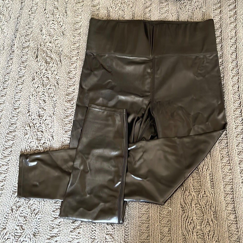 Faux Leather High-Waist Leggings - Black